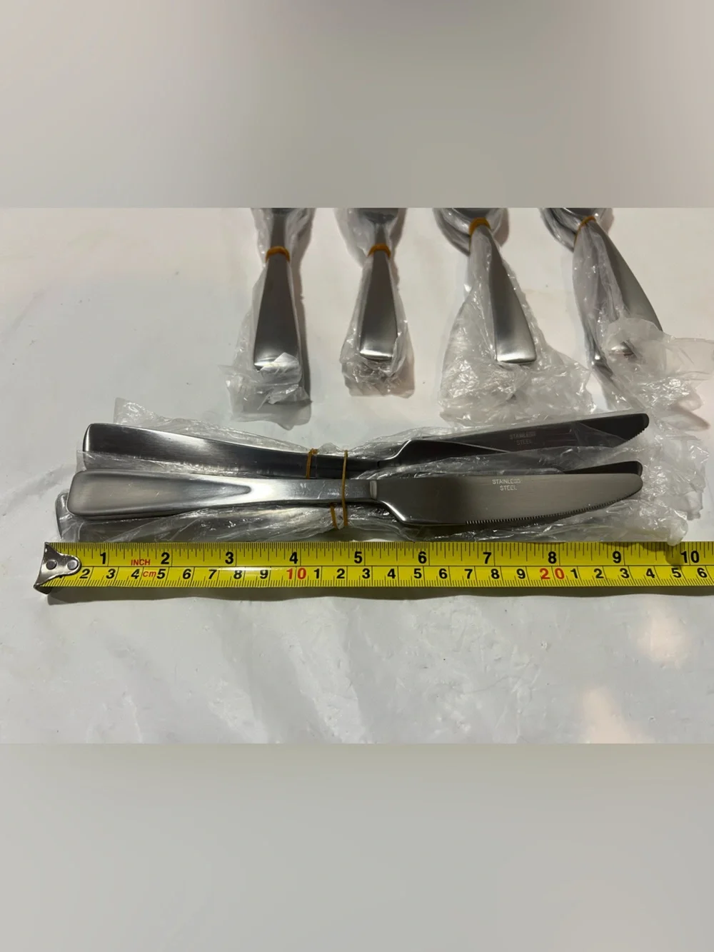 Brand NEW - Hi Quality Stainless  Flatware Set Service for 8 - 40 Pieces